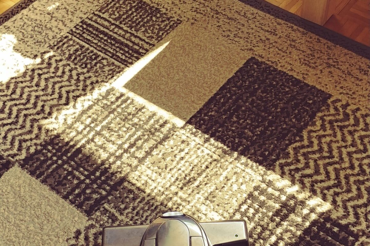 Pranie dywanu w domu